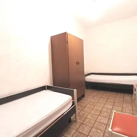 In Mit Moebliertem Balkon *